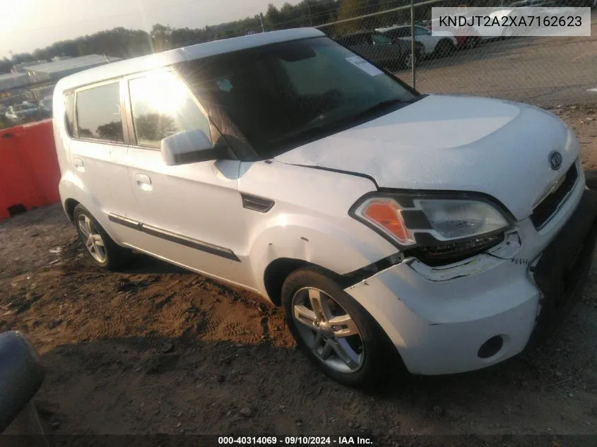 2010 Kia Soul + VIN: KNDJT2A2XA7162623 Lot: 40314069