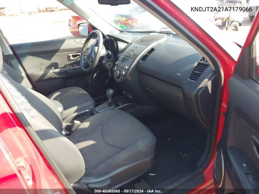 KNDJT2A21A7179066 2010 Kia Soul +/!/Sport