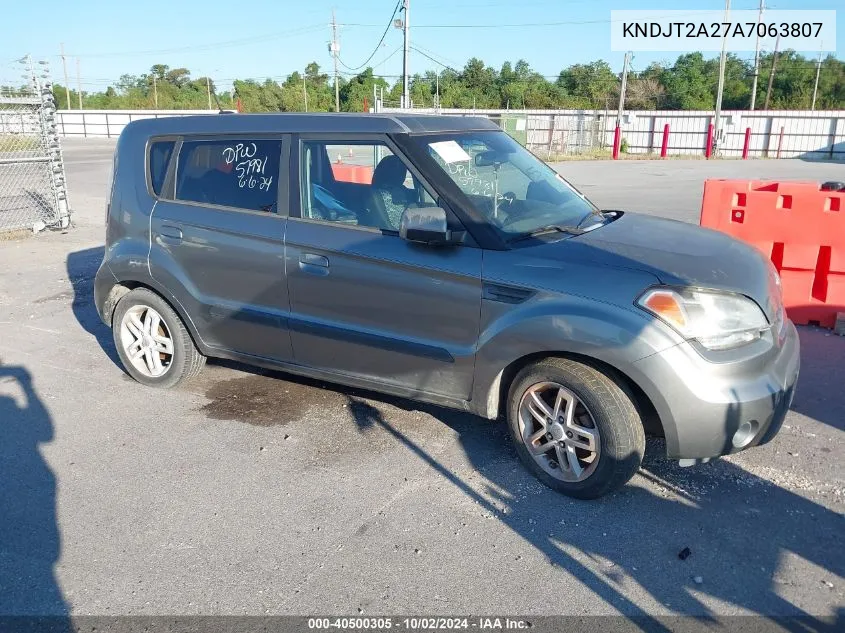 2010 Kia Soul + VIN: KNDJT2A27A7063807 Lot: 40500305