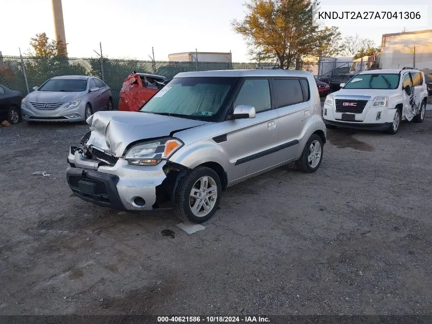 2010 Kia Soul + VIN: KNDJT2A27A7041306 Lot: 40621586