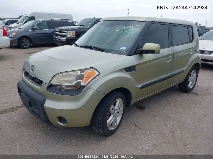 2010 Kia Soul + VIN: KNDJT2A24A7142934 Lot: 40697234