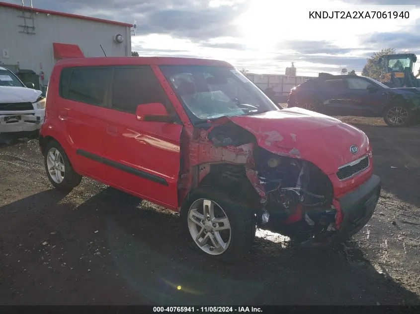 2010 Kia Soul + VIN: KNDJT2A2XA7061940 Lot: 40765941