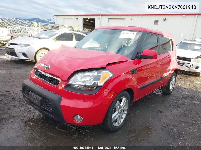 2010 Kia Soul + VIN: KNDJT2A2XA7061940 Lot: 40765941