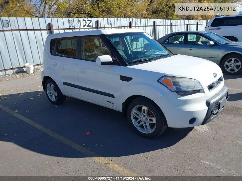 2010 Kia Soul + VIN: KNDJT2A25A7061912 Lot: 40905727