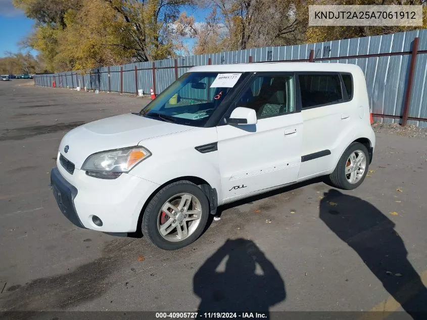 2010 Kia Soul + VIN: KNDJT2A25A7061912 Lot: 40905727