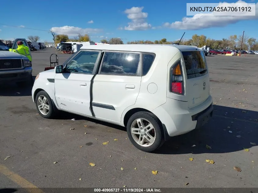 2010 Kia Soul + VIN: KNDJT2A25A7061912 Lot: 40905727