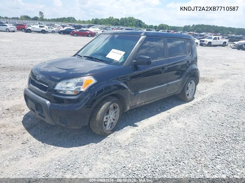 2011 Kia Soul + VIN: KNDJT2A2XB7710587 Lot: 39691538