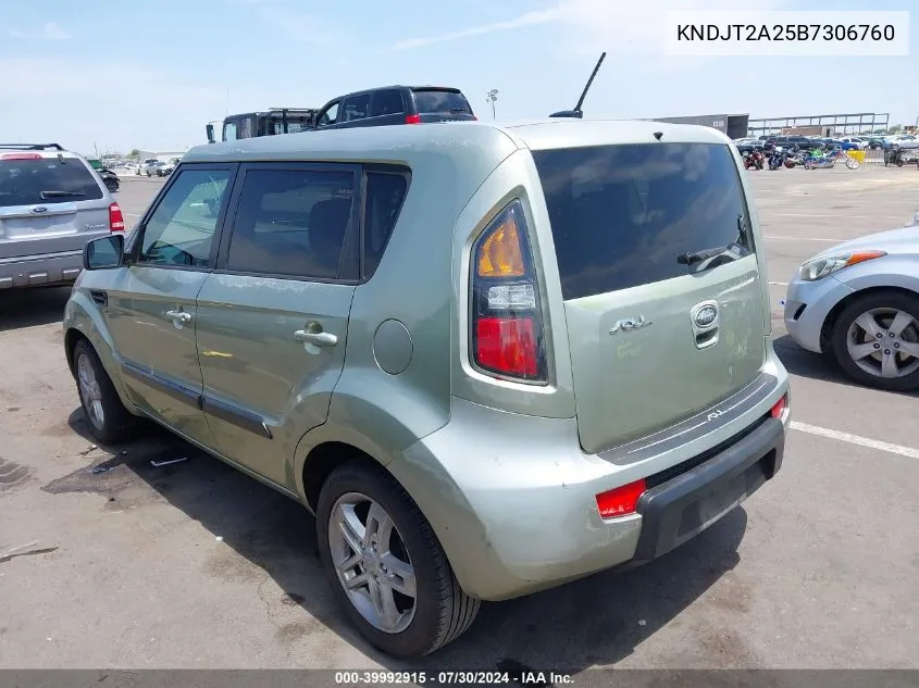 2011 Kia Soul + VIN: KNDJT2A25B7306760 Lot: 39992915