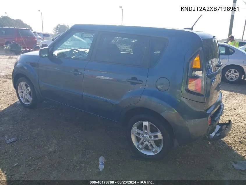 2011 Kia Soul + VIN: KNDJT2A2XB7198961 Lot: 40178788