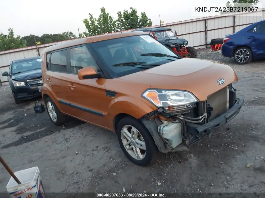 KNDJT2A25B7219067 2011 Kia Soul +