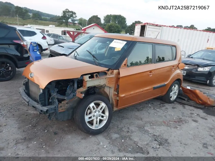 2011 Kia Soul + VIN: KNDJT2A25B7219067 Lot: 40207633