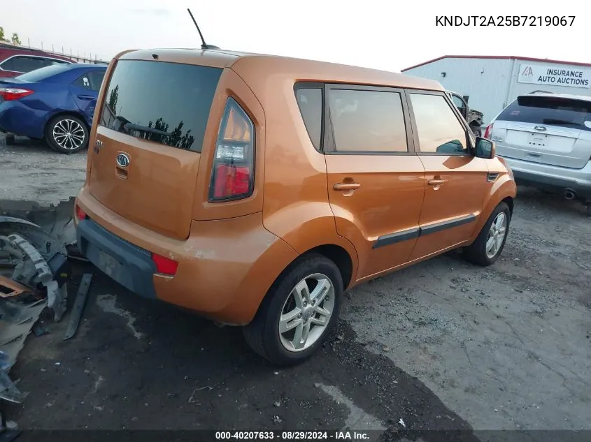 2011 Kia Soul + VIN: KNDJT2A25B7219067 Lot: 40207633