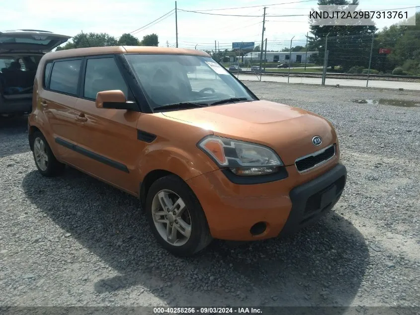 2011 Kia Soul + VIN: KNDJT2A29B7313761 Lot: 40258256