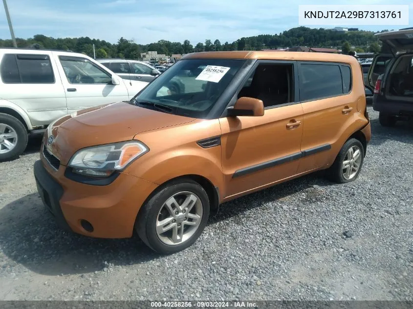 KNDJT2A29B7313761 2011 Kia Soul +