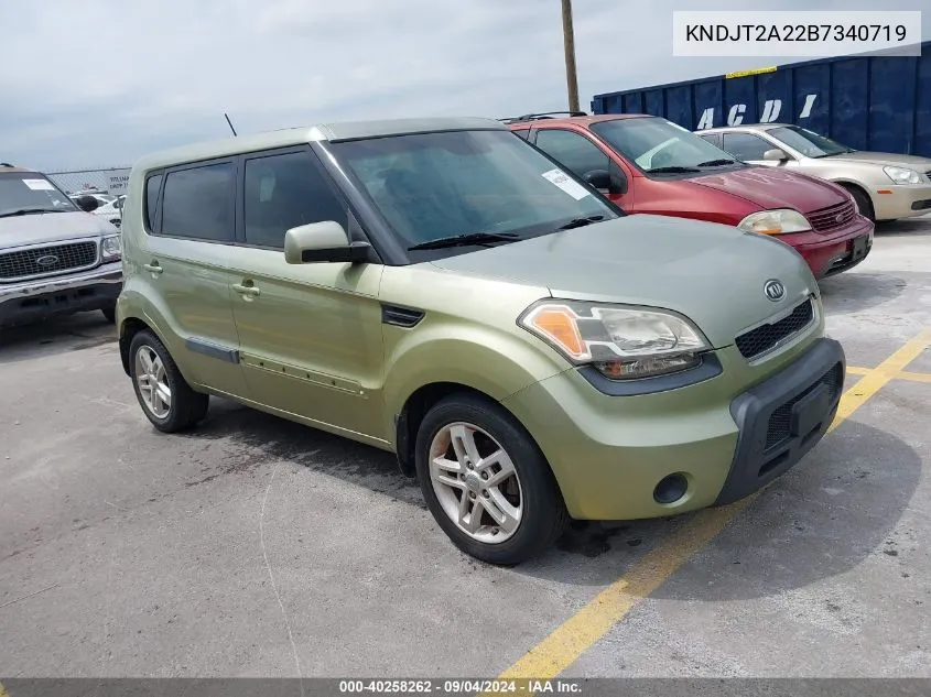 2011 Kia Soul + VIN: KNDJT2A22B7340719 Lot: 40258262