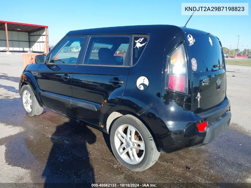 2011 Kia Soul + VIN: KNDJT2A29B7198823 Lot: 40562133