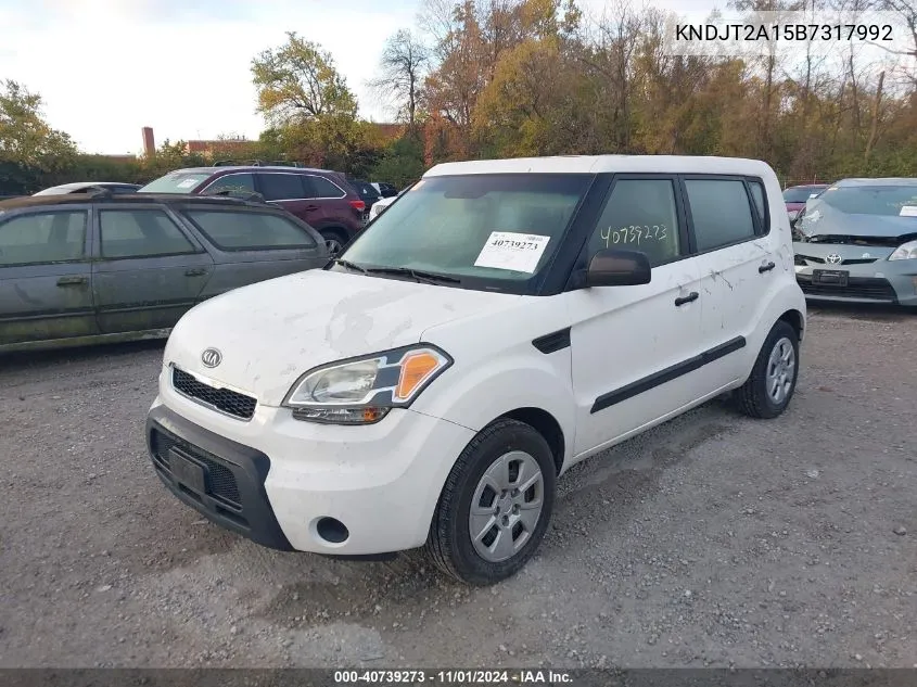 2011 Kia Soul VIN: KNDJT2A15B7317992 Lot: 40739273