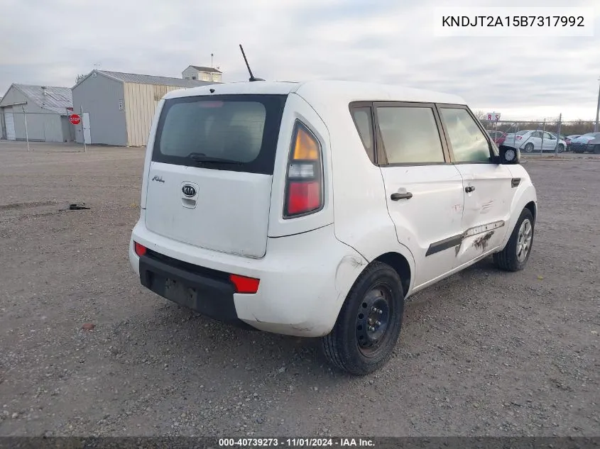 2011 Kia Soul VIN: KNDJT2A15B7317992 Lot: 40739273