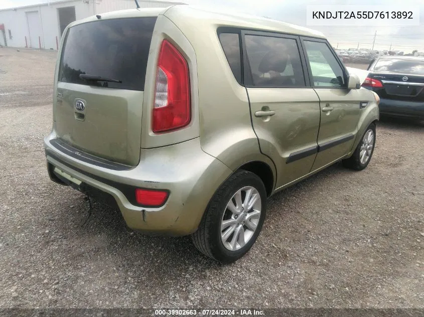 2013 Kia Soul VIN: KNDJT2A55D7613892 Lot: 39902663