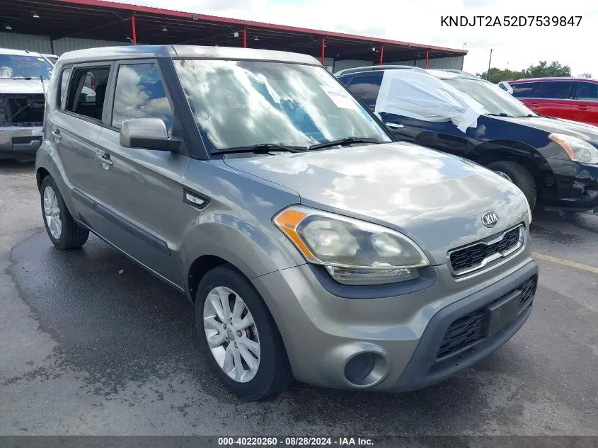 2013 Kia Soul VIN: KNDJT2A52D7539847 Lot: 40220260