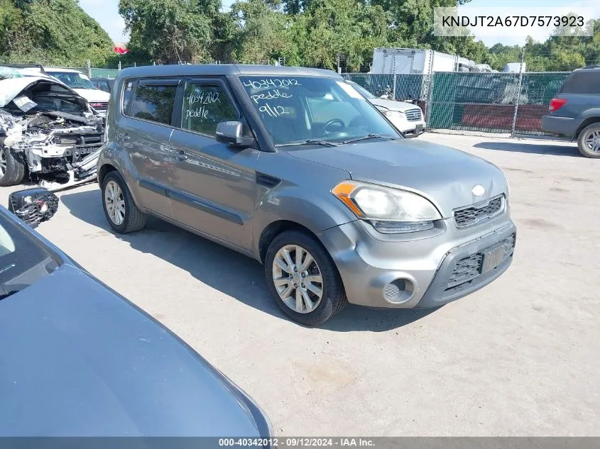 KNDJT2A67D7573923 2013 Kia Soul +