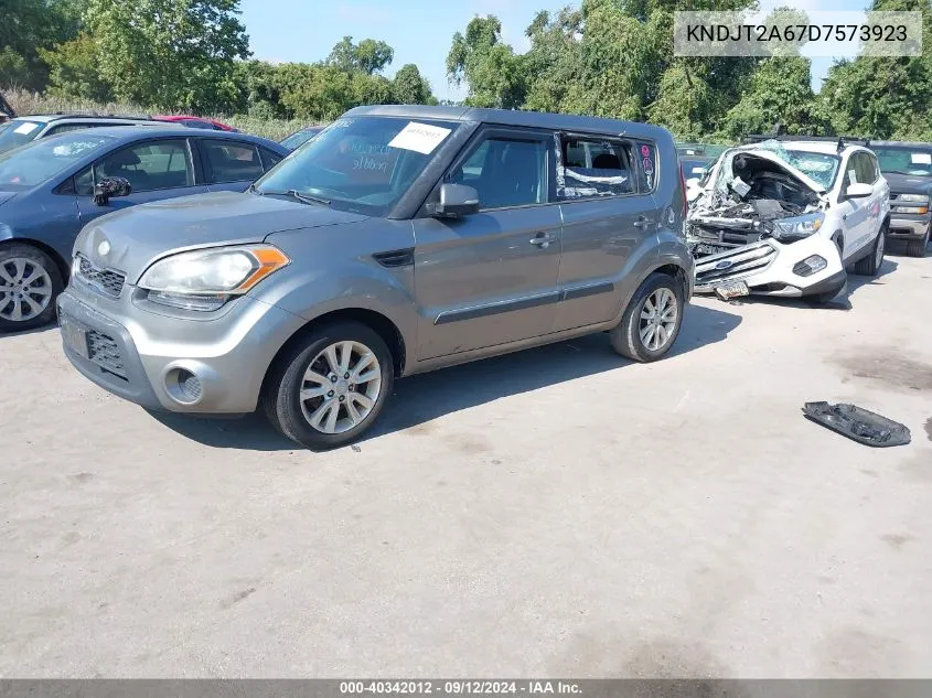 KNDJT2A67D7573923 2013 Kia Soul +