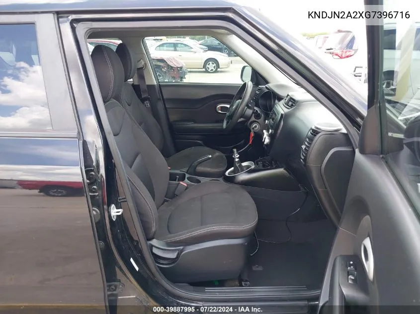 KNDJN2A2XG7396716 2016 Kia Soul