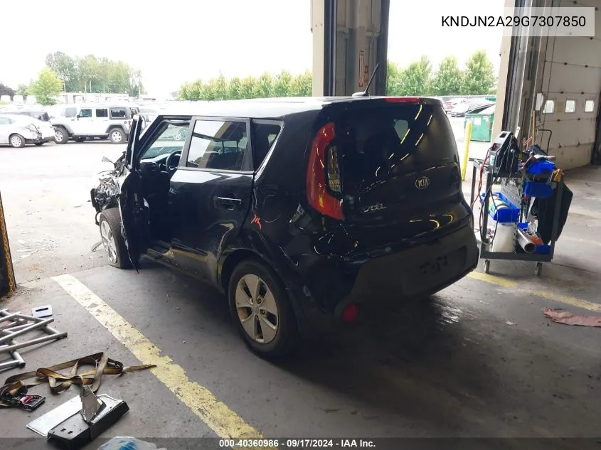 KNDJN2A29G7307850 2016 Kia Soul