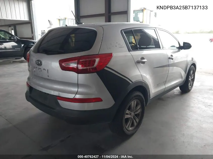 2011 Kia Sportage Lx VIN: KNDPB3A25B7137133 Lot: 40762427