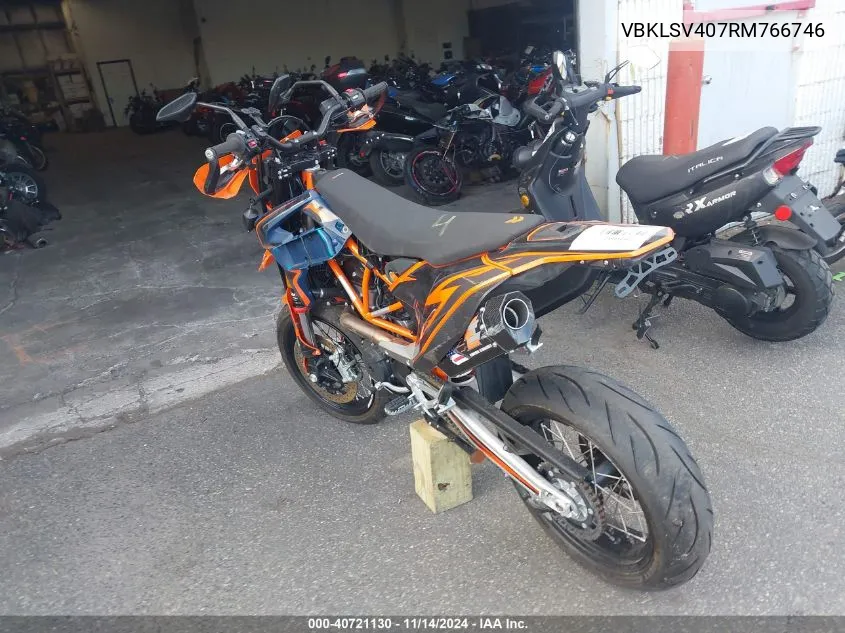 2024 Ktm 690 Smc R VIN: VBKLSV407RM766746 Lot: 40721130