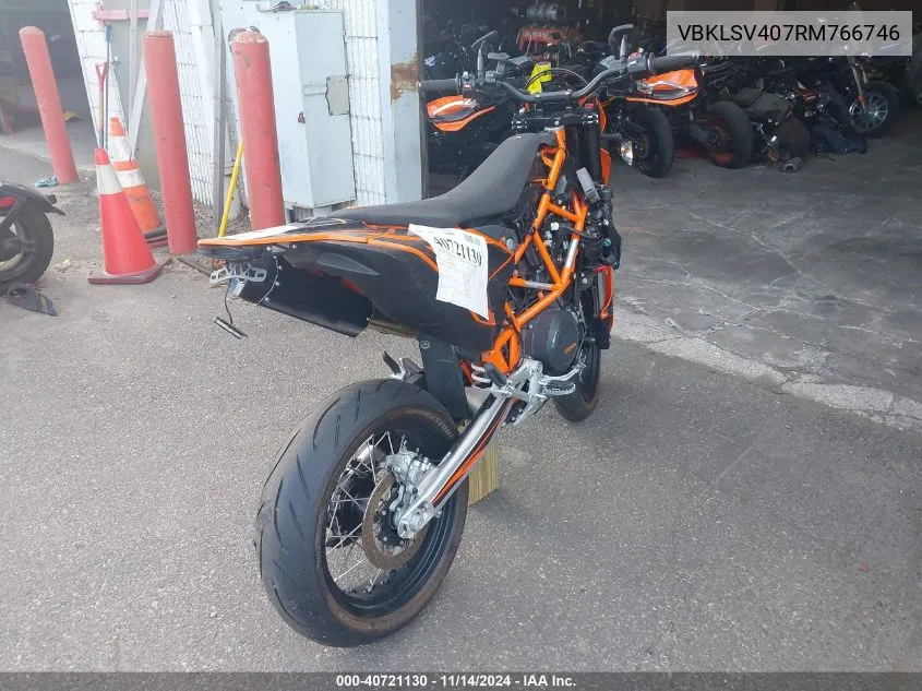 2024 Ktm 690 Smc R VIN: VBKLSV407RM766746 Lot: 40721130