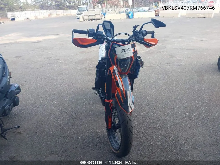 2024 Ktm 690 Smc R VIN: VBKLSV407RM766746 Lot: 40721130