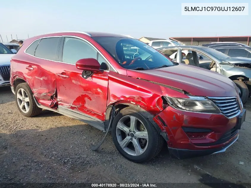 5LMCJ1C97GUJ12607 2016 Lincoln Mkc Premier