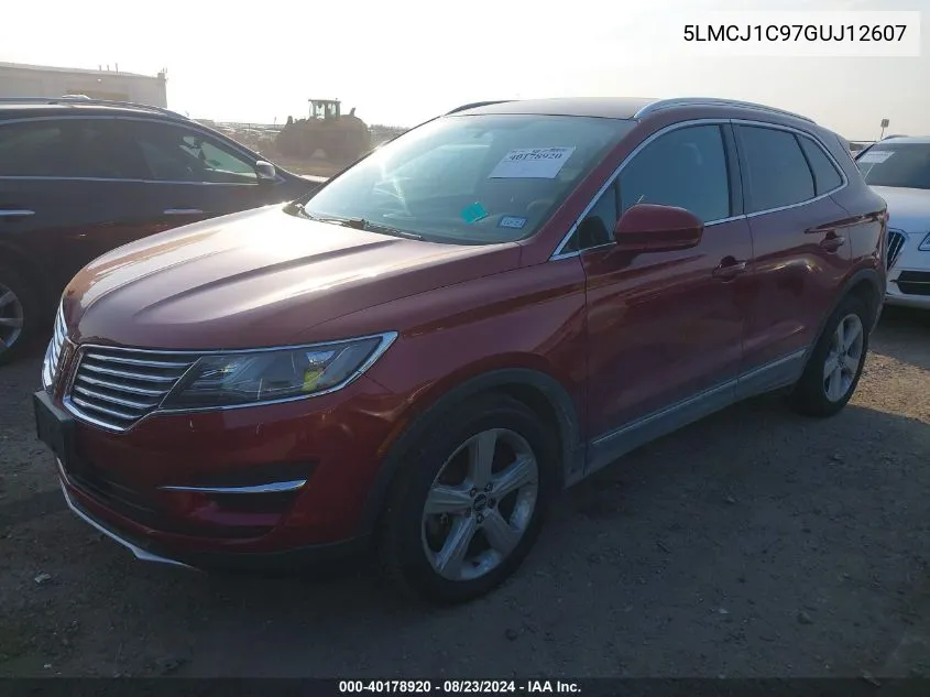 5LMCJ1C97GUJ12607 2016 Lincoln Mkc Premier