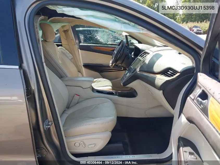 5LMCJ3D93GUJ15398 2016 Lincoln Mkc Reserve