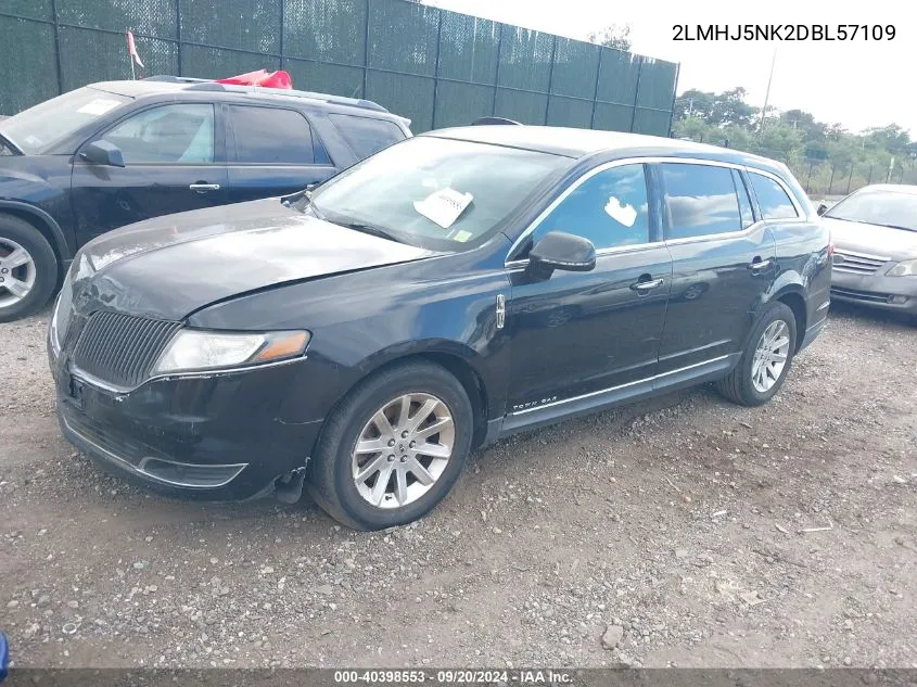 2LMHJ5NK2DBL57109 2013 Lincoln Mkt Livery