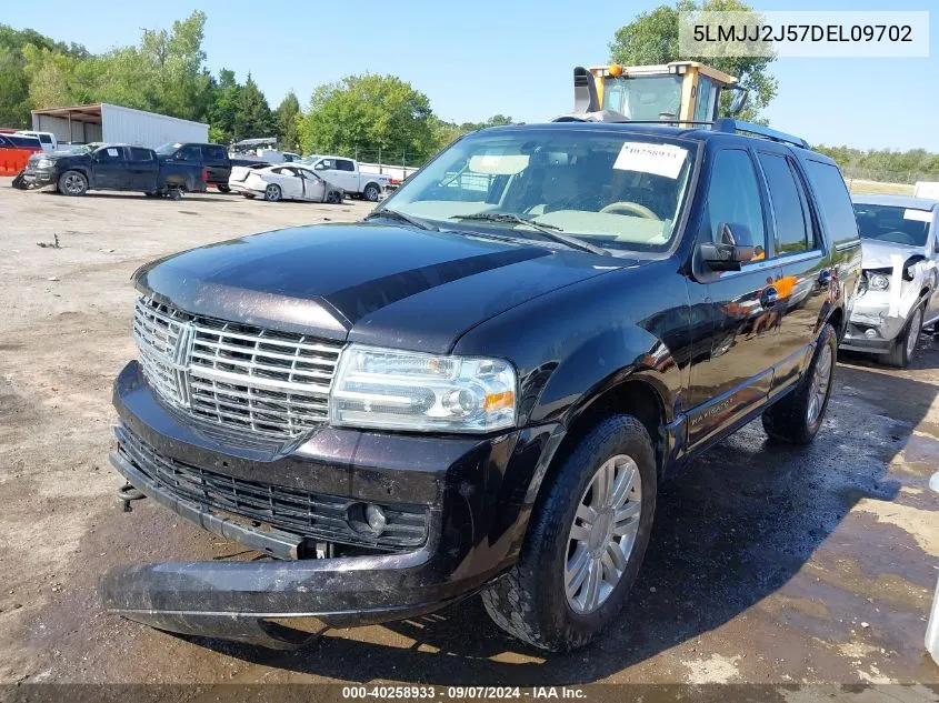 2013 Lincoln Navigator VIN: 5LMJJ2J57DEL09702 Lot: 40258933