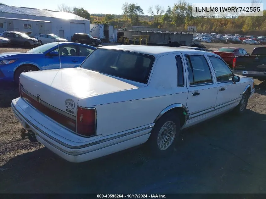 1994 Lincoln Town Car Executive VIN: 1LNLM81W9RY742555 Lot: 40595264