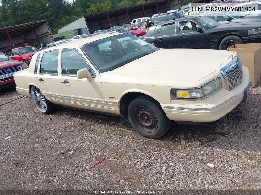 1997 Lincoln Town Car Signature VIN: 1LNLM82W4VY601904 Lot: 40432173