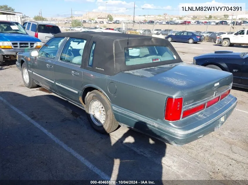 1997 Lincoln Town Car Signature VIN: 1LNLM82W1VY704391 Lot: 40465570