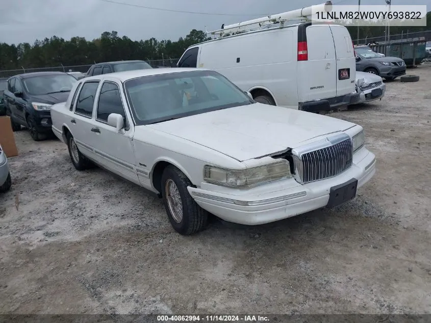 1997 Lincoln Town Car Signature VIN: 1LNLM82W0VY693822 Lot: 40862994