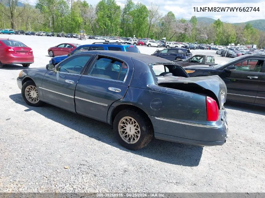 1LNFM82W7WY662744 1998 Lincoln Town Car Signature