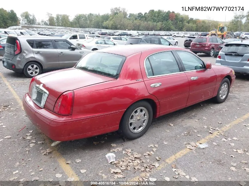 1LNFM82W7WY702174 1998 Lincoln Town Car Signature