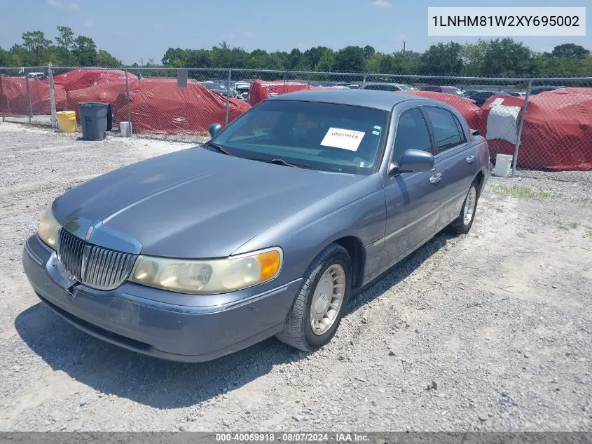 1LNHM81W2XY695002 1999 Lincoln Town Car Executive