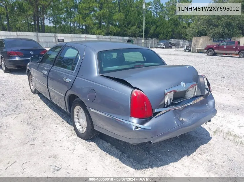 1999 Lincoln Town Car Executive VIN: 1LNHM81W2XY695002 Lot: 40059918