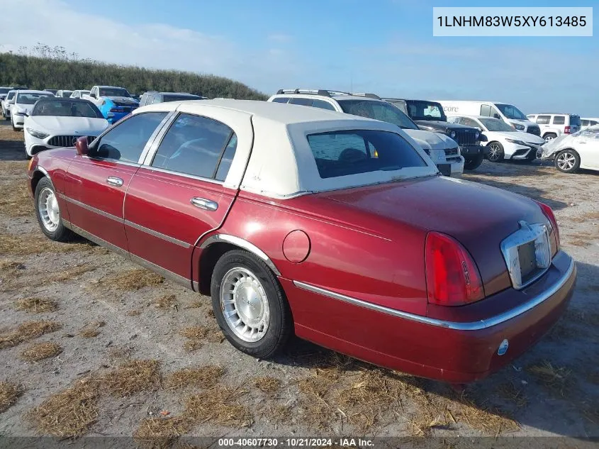 1999 Lincoln Town Car Cartier VIN: 1LNHM83W5XY613485 Lot: 40607730