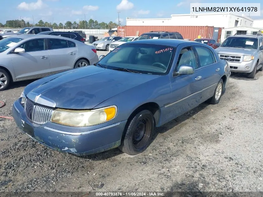 1999 Lincoln Town Car Signature VIN: 1LNHM82W1XY641978 Lot: 40793876