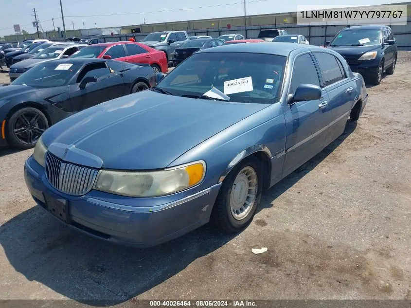 2000 Lincoln Town Car Executive VIN: 1LNHM81W7YY797767 Lot: 40026464