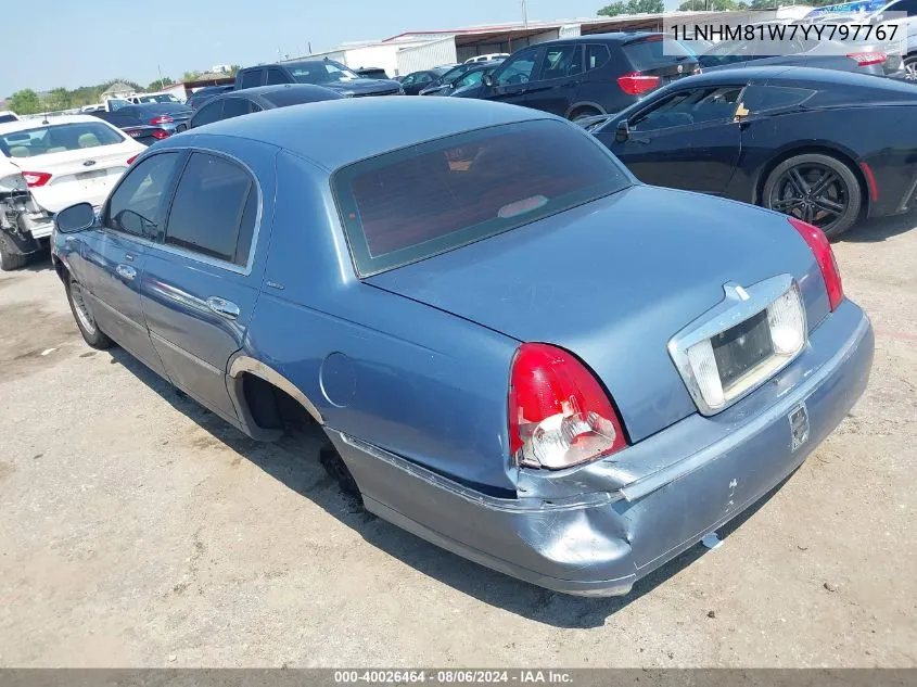 2000 Lincoln Town Car Executive VIN: 1LNHM81W7YY797767 Lot: 40026464