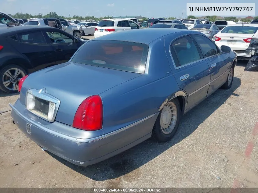 1LNHM81W7YY797767 2000 Lincoln Town Car Executive